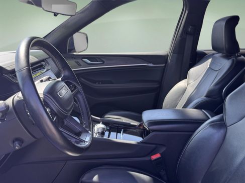 Used 2022 Jeep Grand Cherokee L Overland w/ Luxury Tech Group IV image 19