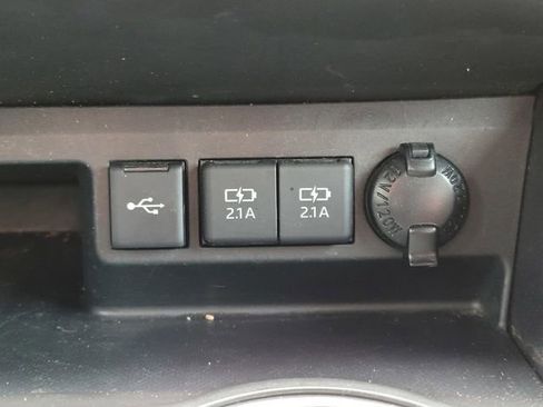 Used 2020 Toyota Highlander XLE image 20