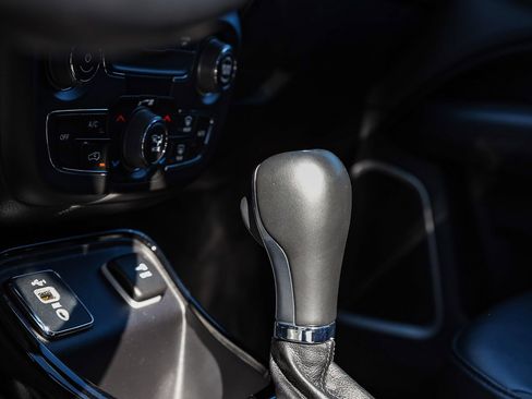 Used 2021 Jeep Compass Latitude image 23