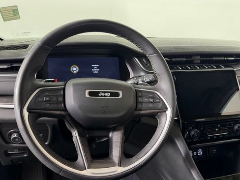Used 2023 Jeep Grand Cherokee Limited AWD/4WD image 17