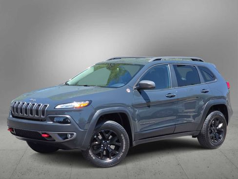 Used 2017 Jeep Cherokee Trailhawk w/ Cold Weather Group AWD/4WD image 1
