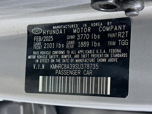 Used 2025 Hyundai Venue SEL FWD image 12