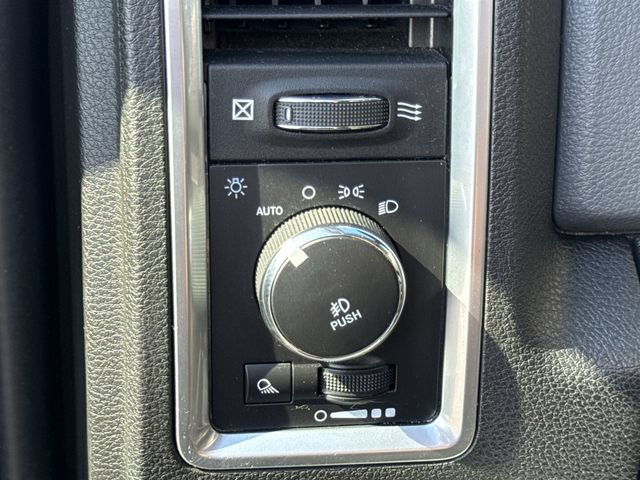 Used 2019 RAM 1500 Warlock AWD/4WD image 17