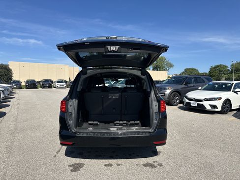 Used 2018 Honda Odyssey EX-L image 10