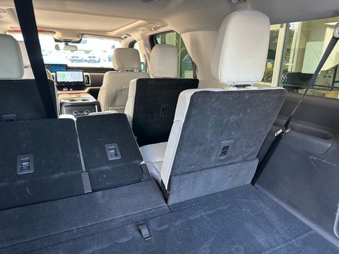 Used 2025 Ford Expedition Max Platinum w/ Driver's Package AWD/4WD image 25