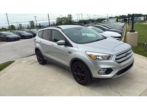 Used 2018 Ford Escape SE w/ SE Sync 3 Package FWD image 7