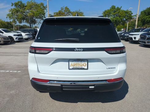 New 2025 Jeep Grand Cherokee Laredo image 6