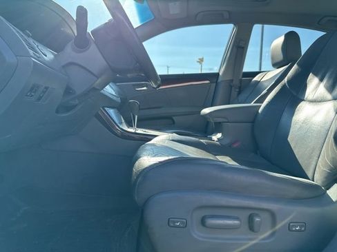 Used 2010 Toyota Avalon Limited FWD image 27