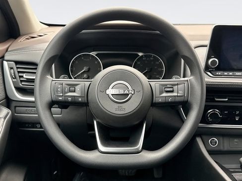 Used 2023 Nissan Rogue S AWD/4WD image 12