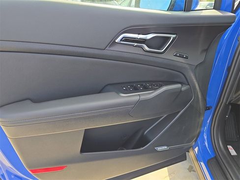 New 2026 Kia Sportage SX image 18