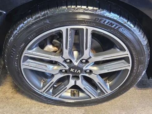 Used 2019 Kia Forte S image 2