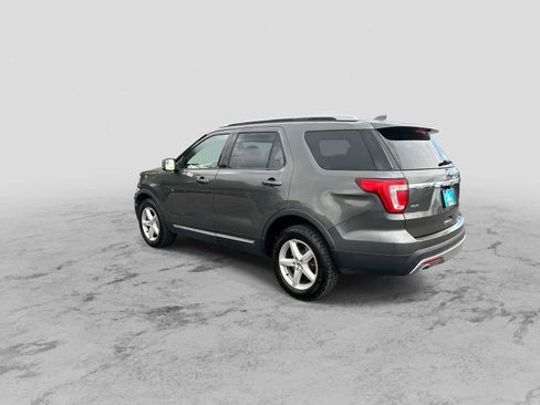 Used 2016 Ford Explorer XLT w/ Equipment Group 202A AWD/4WD image 6