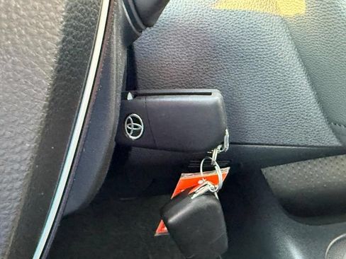 Used 2021 Toyota Corolla SE FWD image 30