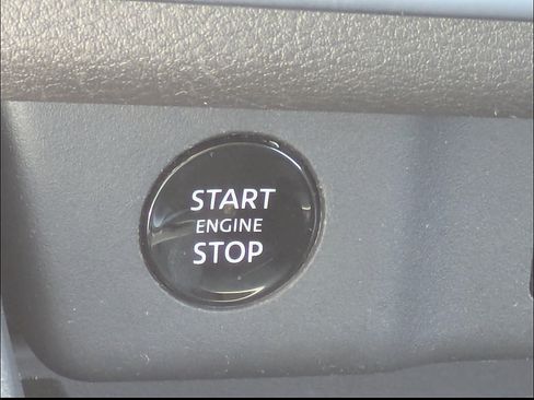 Used 2025 Nissan Rogue SV FWD image 26