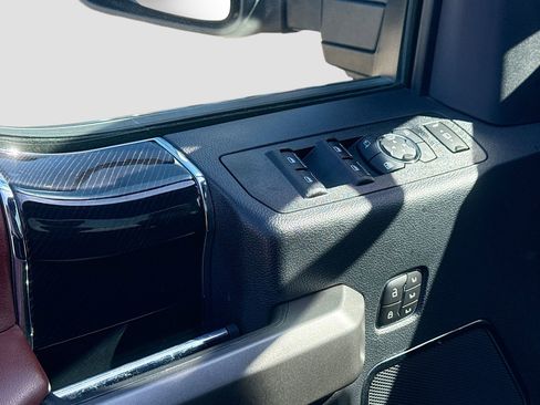 Certified 2022 Ford F450 Platinum w/ FX4 Off-Road Package image 22