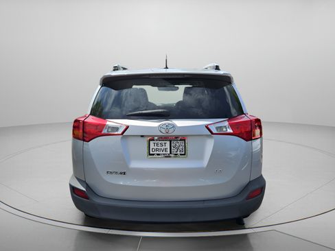 Used 2015 Toyota RAV4 LE FWD image 4