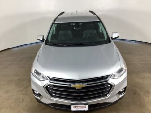 Used 2019 Chevrolet Traverse LT w/ LT Premium Package FWD image 4