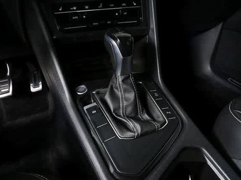 Certified 2023 Volkswagen Tiguan SE R-Line image 15