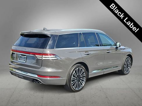 Used 2020 Lincoln Aviator Black Label w/ Class IV Trailer Tow Package AWD/4WD image 8