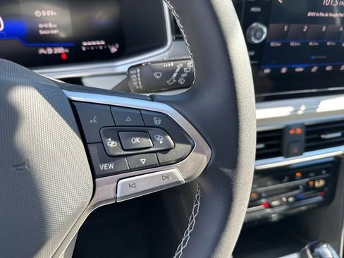 New 2026 Volkswagen Taos SE image 17