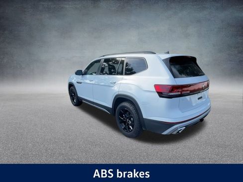 New 2025 Volkswagen Atlas Peak Edition SE image 18