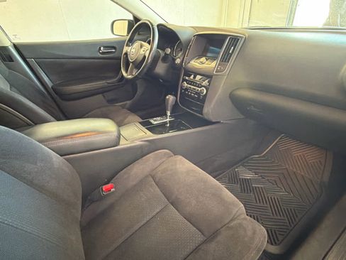 Used 2010 Nissan Maxima 3.5 S FWD image 17