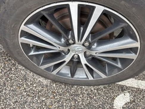 Used 2017 Toyota Corolla LE w/ LE Premium Package w/Moonroof FWD image 28