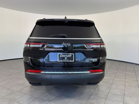 Used 2023 Jeep Grand Cherokee L Limited w/ Luxury Tech Group II AWD/4WD image 10