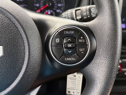 Used 2022 Kia Soul LX FWD image 22
