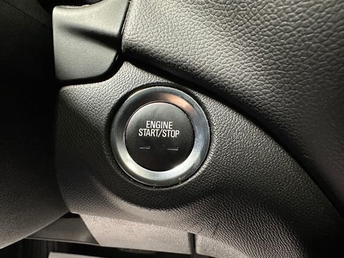 Used 2023 Chevrolet Equinox LT image 17