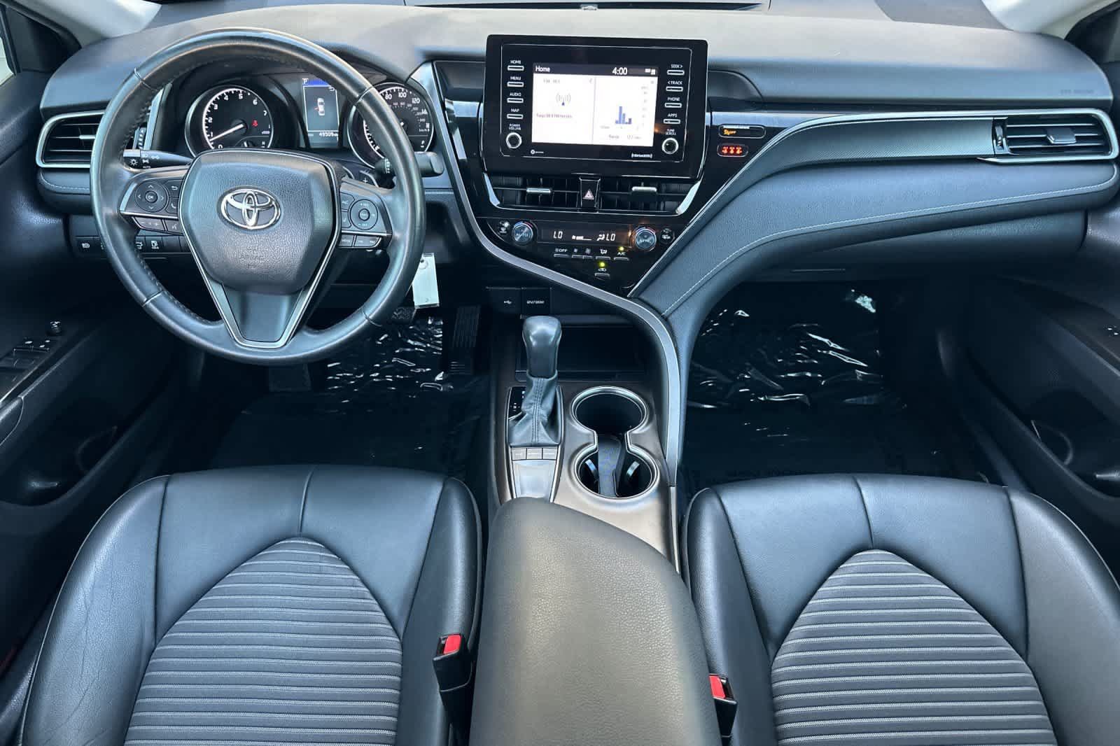 Used 2022 Toyota Camry SE w/ Carpet Mat Package (TMS) FWD image 12