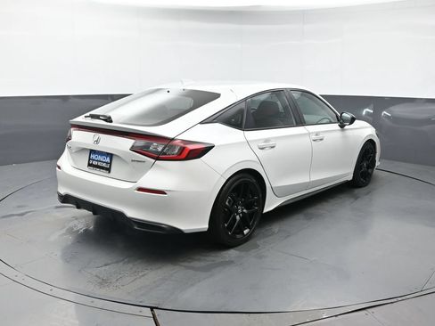 Used 2024 Honda Civic Sport image 6