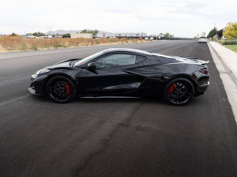 Used 2026 Chevrolet Corvette Z06 w/ Battery Protection Package RWD image 10