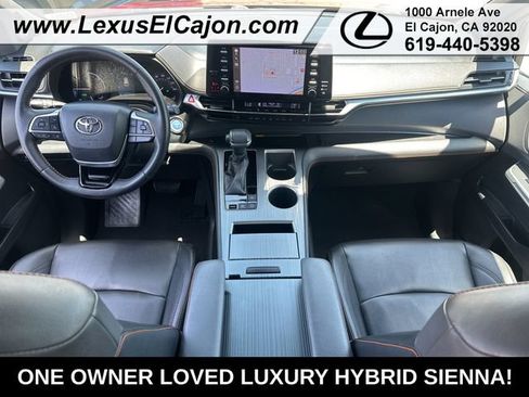Used 2021 Toyota Sienna XSE w/ XSE Plus Package FWD image 14