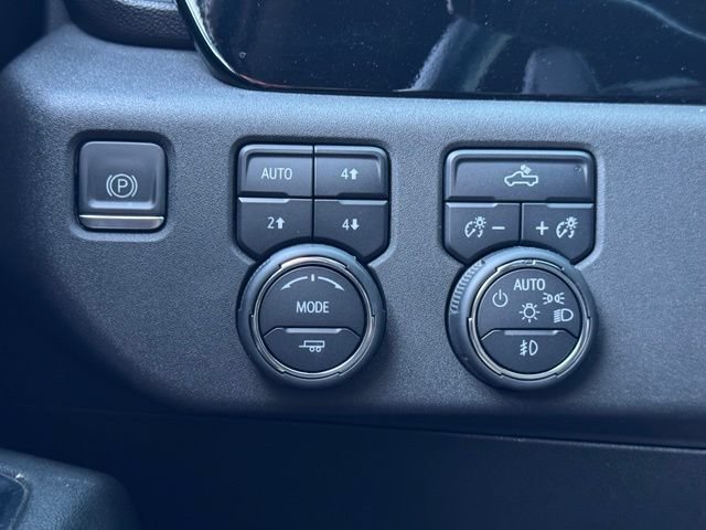 Used 2023 Chevrolet Silverado 1500 RST AWD/4WD image 31