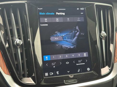 Certified 2025 Volvo V60 B5 Cross Country Plus image 28