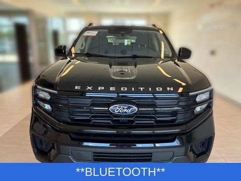 Certified 2025 Ford Expedition Active AWD/4WD image 8