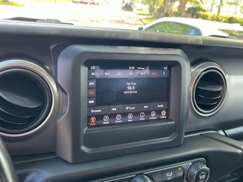 Certified 2020 Jeep Wrangler Sport AWD/4WD image 45