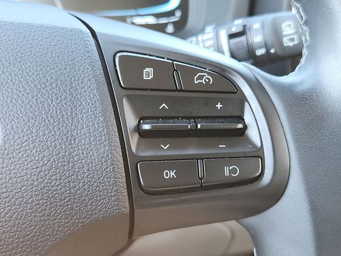 Used 2025 Hyundai Venue SEL FWD image 21