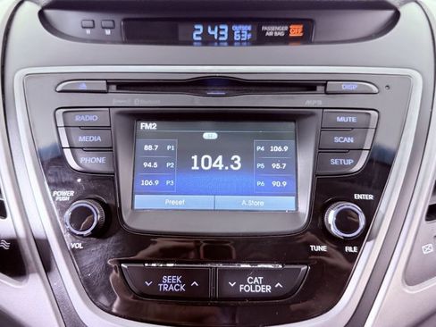 Used 2015 Hyundai Elantra Limited FWD image 14