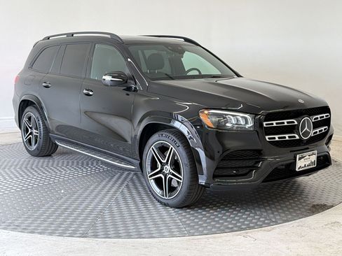 Used 2022 Mercedes-Benz GLS 450 4MATIC image 7