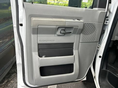 Used 2024 Ford E-450 and Econoline 450 Super Duty w/ Power Windows & Locks Group RWD image 10