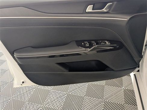 Used 2025 Kia K5 GT-Line image 10