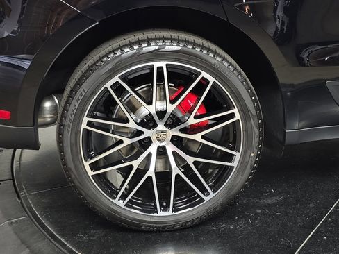 Certified 2026 Porsche Macan S AWD/4WD image 29