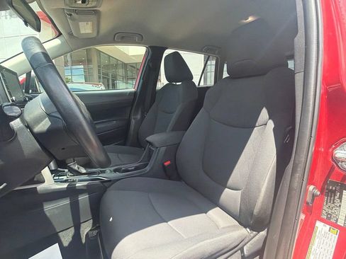 Used 2022 Toyota Corolla Cross LE FWD image 12