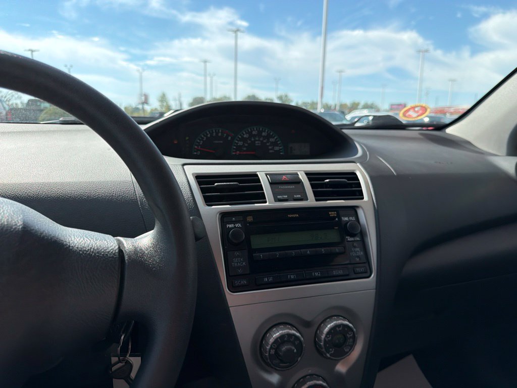 Used 2009 Toyota Yaris Sedan w/ Convenience Pkg FWD image 23