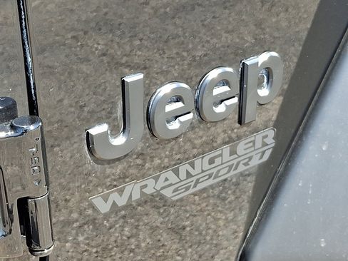 Used 2021 Jeep Wrangler Sport image 32