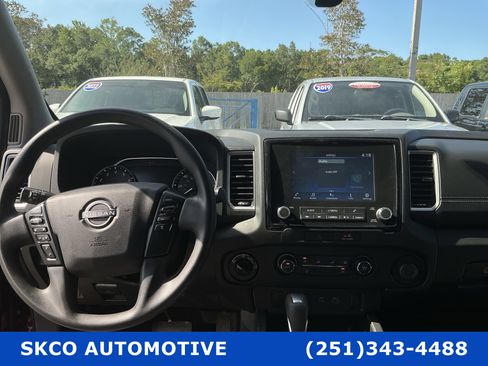 Used 2022 Nissan Frontier SV w/ Technology Package AWD/4WD image 15