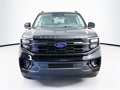 New 2025 Ford Expedition Active RWD image 6