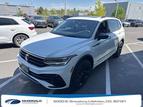 Used 2024 Volkswagen Tiguan SE R-Line AWD/4WD image 2